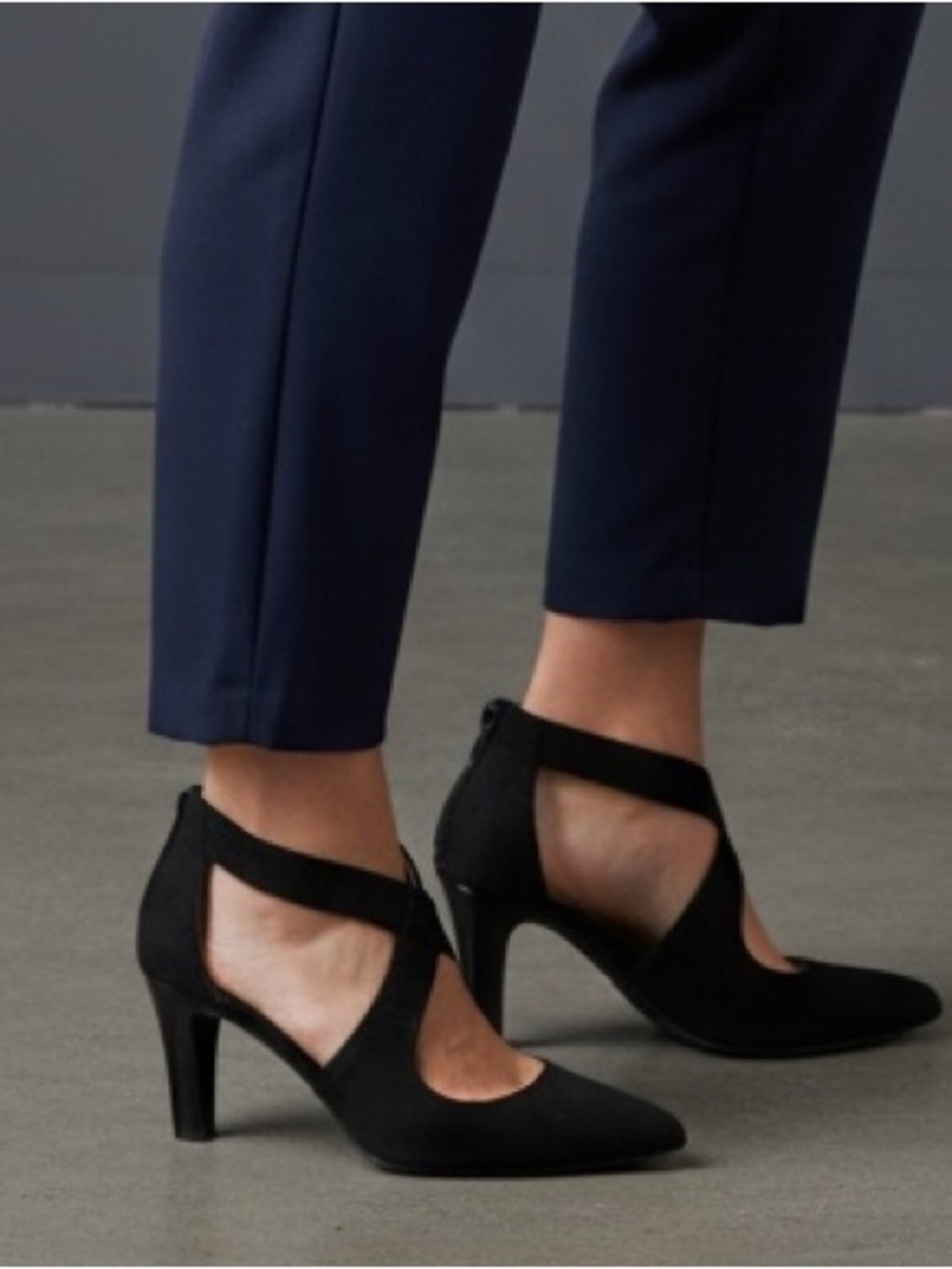 Life Stride Women’s Black Suede Cross-Strap Pumps